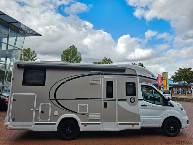 Halvintegreret autocamper CHAUSSON 777 GA Titanium Ultimate Hubbett Solar Markise