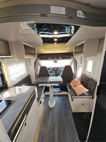 Halvintegreret autocamper CHAUSSON 777 GA Titanium Ultimate Hubbett Solar Markise