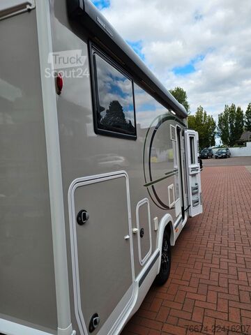 Halvintegreret autocamper CHAUSSON 777 GA Titanium Ultimate Hubbett Solar Markise