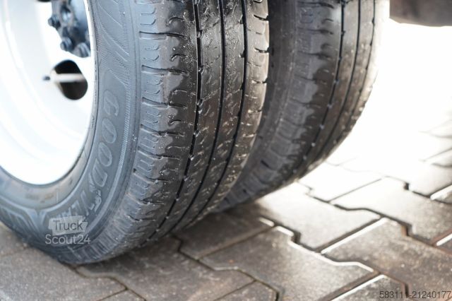 Refrigerator body van RENAULT MASTER / KONTENER 4,3 M / WINDA-750KG /  BLI?NIA