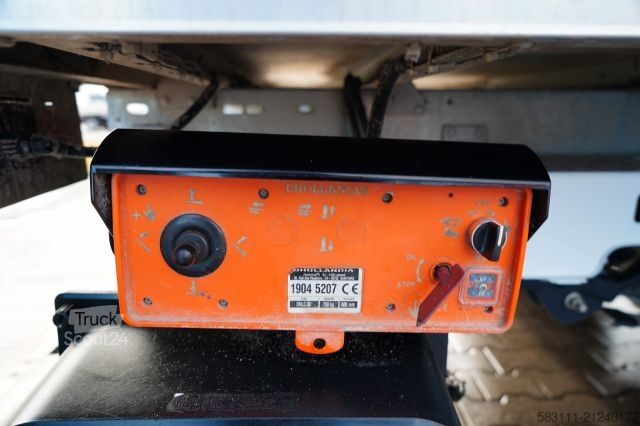 Refrigerator body van RENAULT MASTER / KONTENER 4,3 M / WINDA-750KG / BLI?NIA