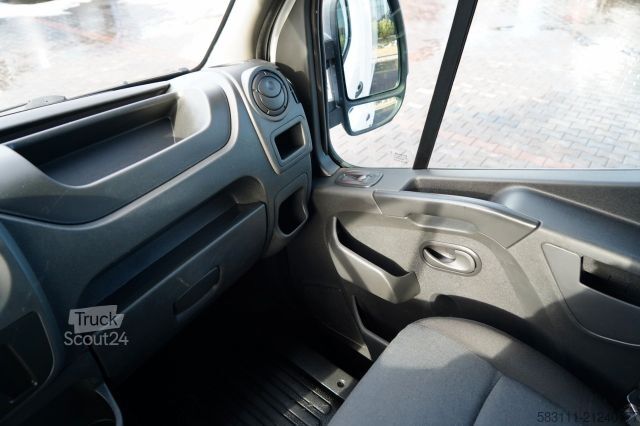 Refrigerator body van RENAULT MASTER / KONTENER 4,3 M / WINDA-750KG / BLI?NIA