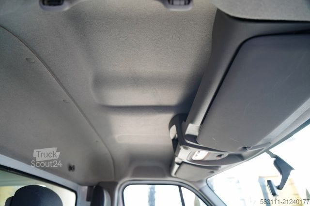 Refrigerator body van RENAULT MASTER / KONTENER 4,3 M / WINDA-750KG / BLI?NIA
