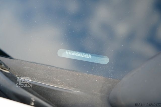 Refrigerator body van RENAULT MASTER / KONTENER 4,3 M / WINDA-750KG /  BLI?NIA