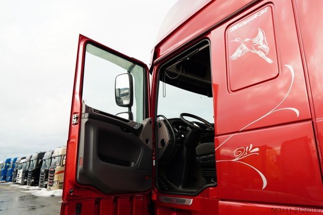 Standard tractor unit DAF / I-PARK COOL / HYDRAULIKA / SUPER SPACE CAB