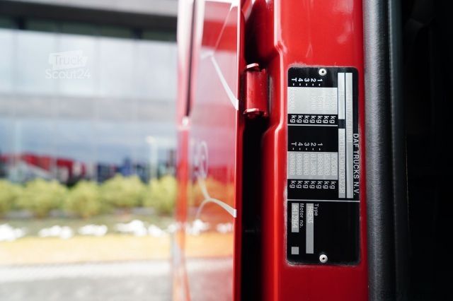 Standard tractor unit DAF / I-PARK COOL  / HYDRAULIKA /  SUPER SPACE CAB