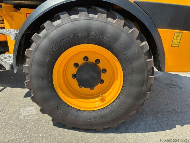 Empilhadeira todo-o-terreno JCB 409 Kompaktradlader