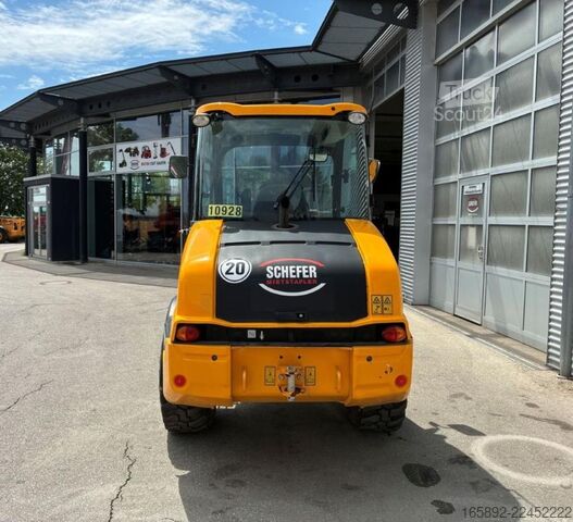 Empilhadeira todo-o-terreno JCB 406 Kompaktradlader