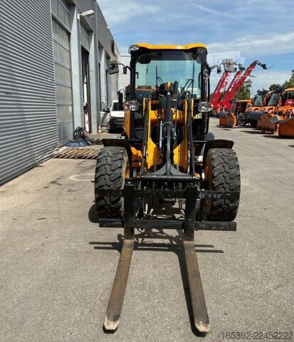 Empilhadeira todo-o-terreno JCB 406 Kompaktradlader