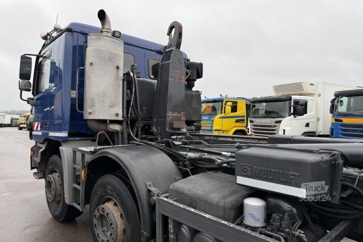 Camion benne à bras amovible Mercedes-Benz Actros 3243 Multilift
