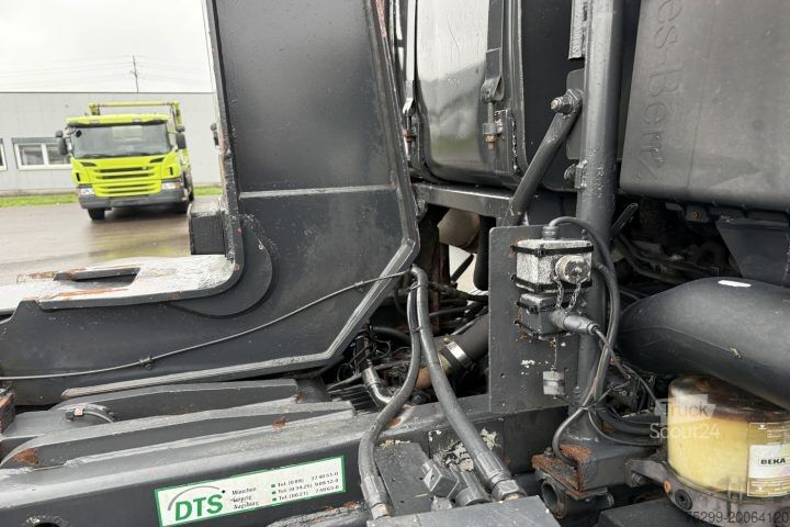 Camion benne à bras amovible Mercedes-Benz Actros 3243 Multilift