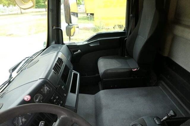 LKW mit Kofferaufbau man TGL 12.250