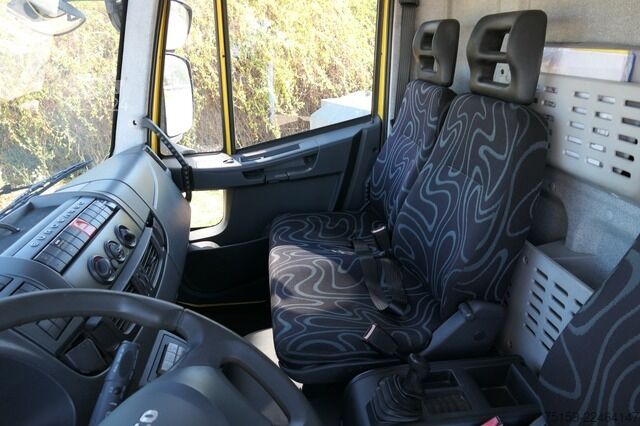 Vrachtwagen met bakwagen iveco EuroCargo ML 120 E28/P