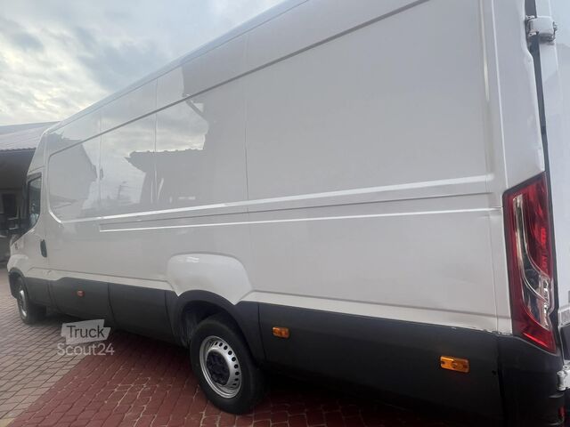 Panelvan Iveco Daily 35S18