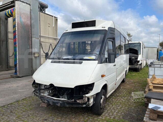 Transporte de personas Mercedes-Benz 414T