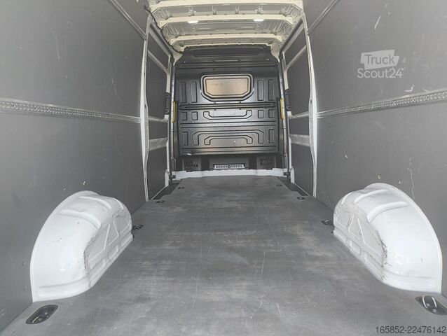 Carrinha de entregas VW Crafter