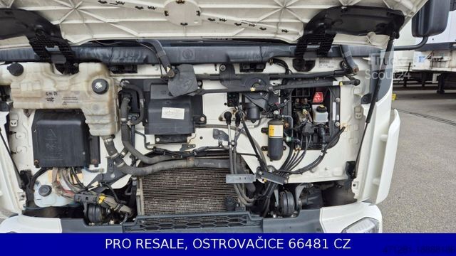 Hűtős teherautó VOLVO FL 250 BB EURO 6 + CARRIER XARIOS 600 + 6,17 M