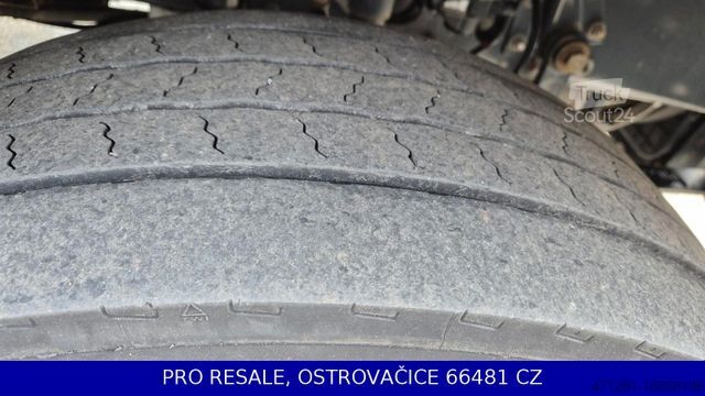 Hűtős teherautó VOLVO FL 250 BB EURO 6 + CARRIER XARIOS 600 + 6,17 M