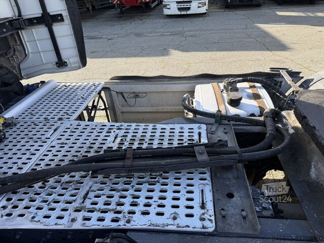 Standard tractor unit Iveco sway 510