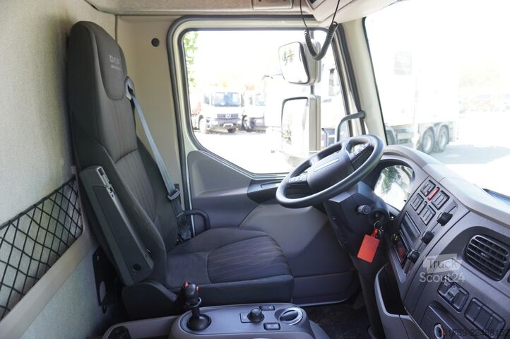 Konteiners DAF LF 12.210 18-pallet container with tail