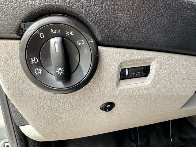Kombi z wysokim dachem Volkswagen Transporter 2.0 TDI L2H1 102pk Kastinrichting 2...