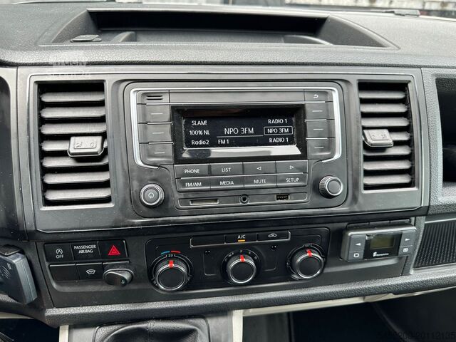 High-roof van Volkswagen Transporter 2.0 TDI L2H1 102pk Kastinrichting 2...