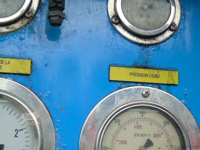 Veículo de aspiração Volvo FM 420 + STOKOTA ECOTA 10.500LITER + 8X2 + WEB