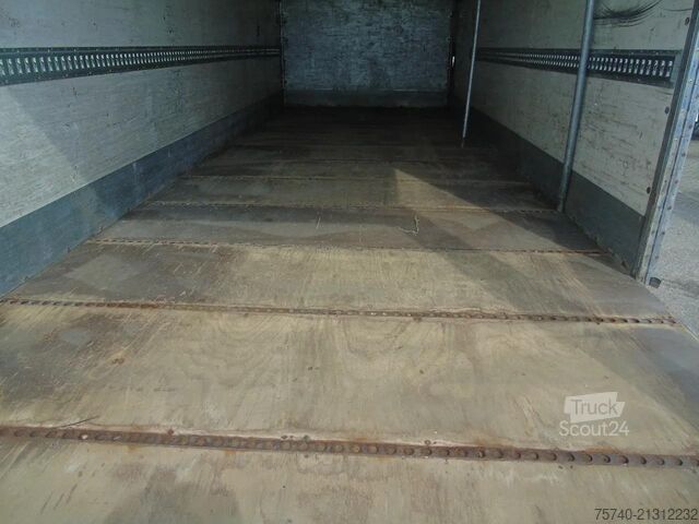 Gesloten bak MAN TGM 15.250 + MANUAL + EURO 5 + LIFT