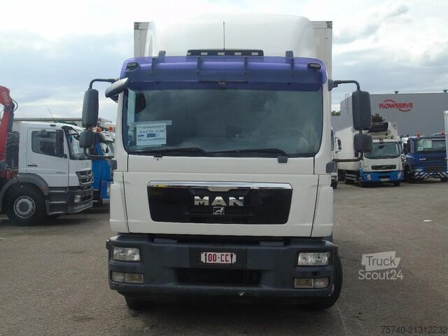 Gesloten bak MAN TGM 15.250 + MANUAL + EURO 5 + LIFT