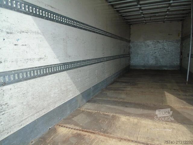 Gesloten bak MAN TGM 15.250 + MANUAL + EURO 5 + LIFT