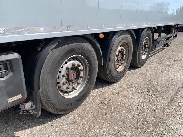 Naczepa z ruchomą podłogą SCHWARZMÜLLER STAHLBODEN / STEEL-FLOOR  (4X)