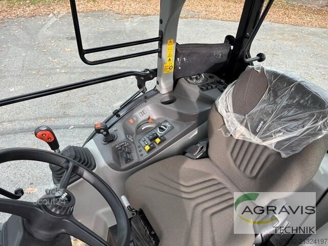 Traktor Claas NEXOS 240 L