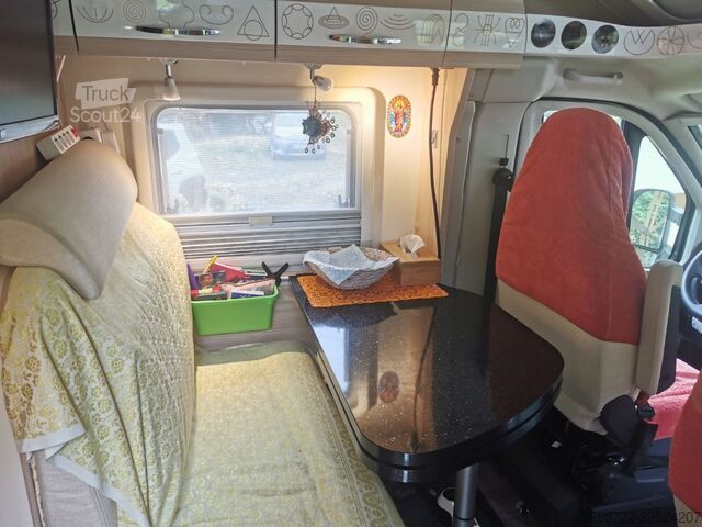 Camping-car semi-intégré Bürstner Travel Van T590