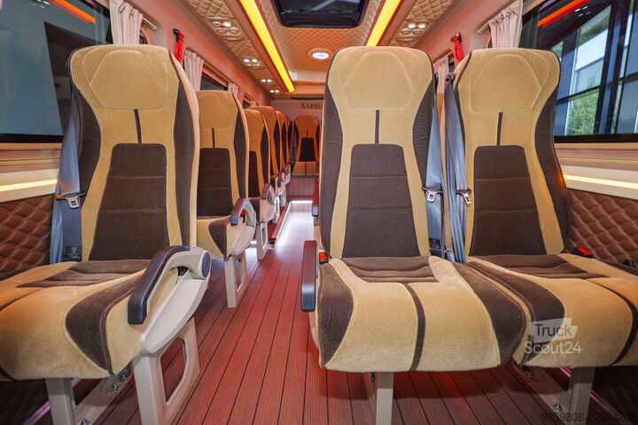 Personen-Microbus 19+1+1 Sitze VW Crafter 50