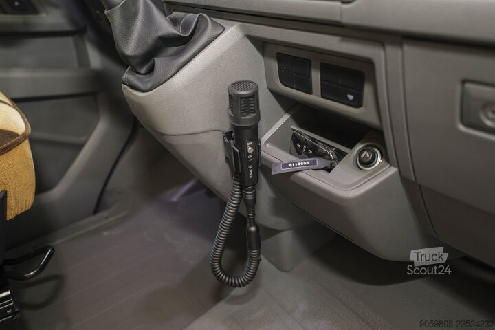Personen-Microbus 19+1+1 Sitze VW Crafter 50