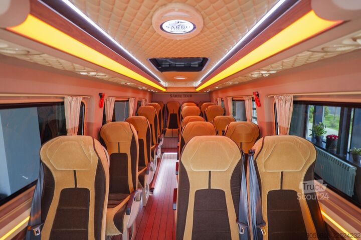 Personen-Microbus 19+1+1 Sitze VW Crafter 50