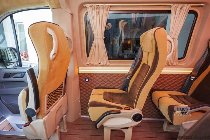 Personen-Microbus 19+1+1 Sitze VW Crafter 50