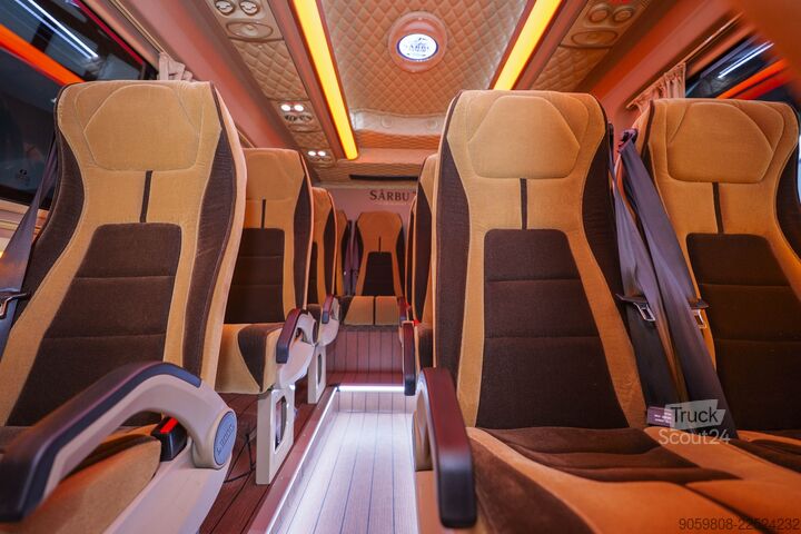 Personen-Microbus 19+1+1 Sitze VW Crafter 50