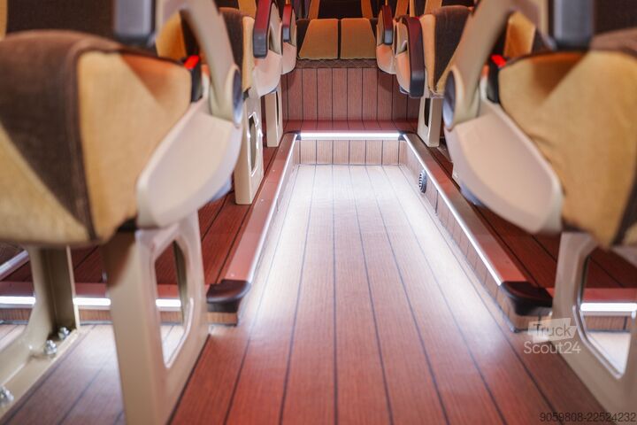 Personen-Microbus 19+1+1 Sitze VW Crafter 50