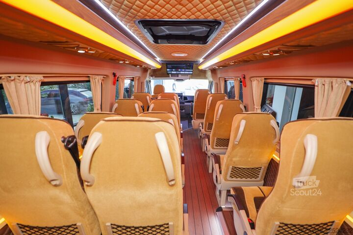 Personen-Microbus 19+1+1 Sitze VW Crafter 50