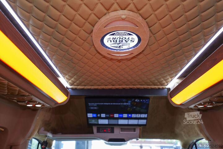 Personen-Microbus 19+1+1 Sitze VW Crafter 50