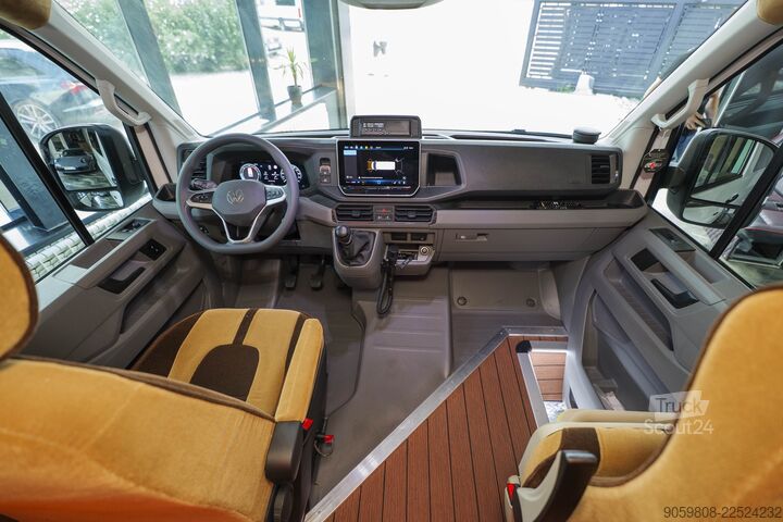 Personen-Microbus 19+1+1 Sitze VW Crafter 50