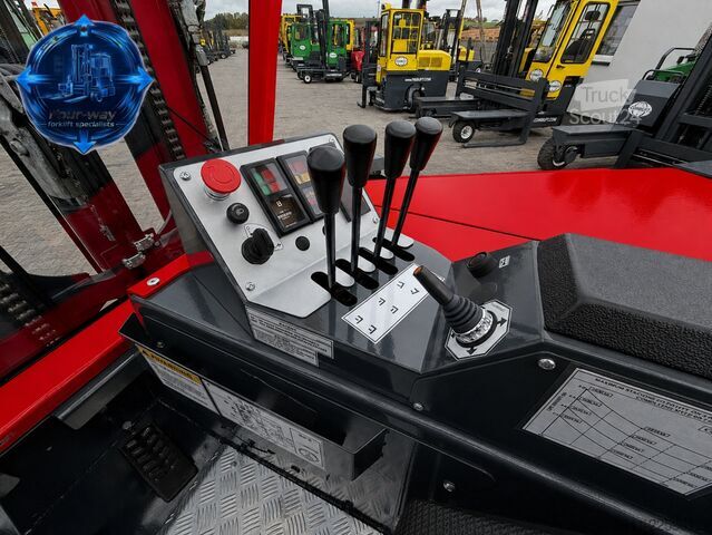 Dört yollu forklift Combilift CB4000 GAS TRIPLEX 5200 FREE-LIFT