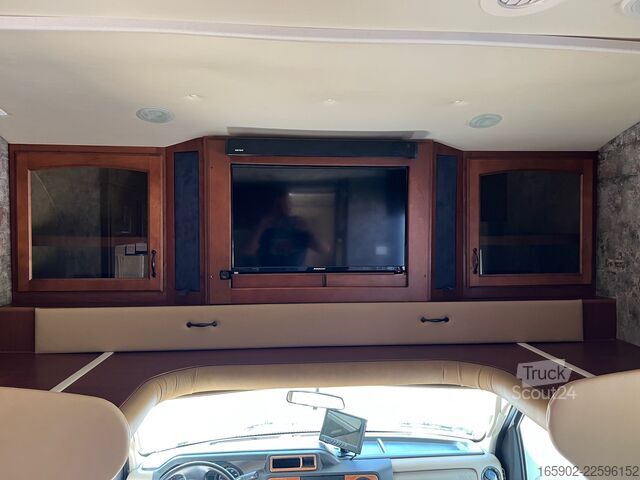 Avtodom z nadgradnjo (alkoven) Jayco Greyhawk 31 FS Wohnmobil USA