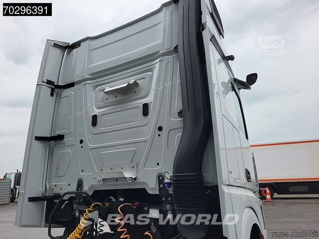 Standaard trekker Mercedes Actros 1942 4X2 GigaSpace NL-Truck Standairco N...