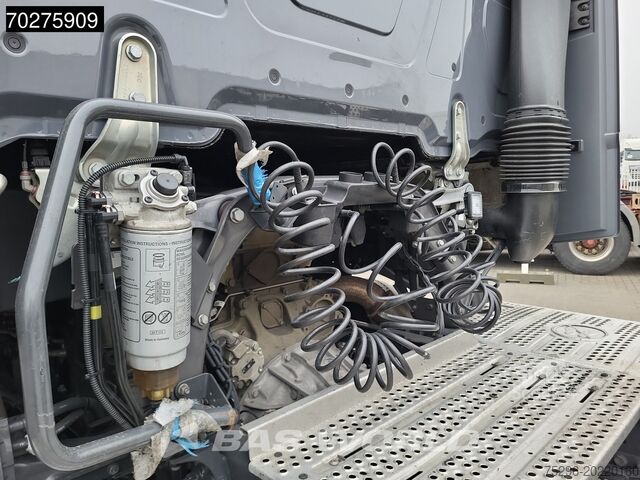 Standaard trekker Mercedes Actros 1851 4X2 BigSpace 2x Tanks