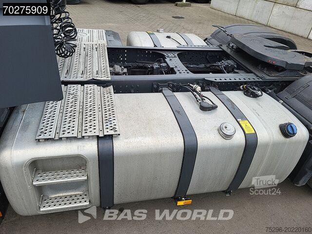 Standaard trekker Mercedes Actros 1851 4X2 BigSpace 2x Tanks