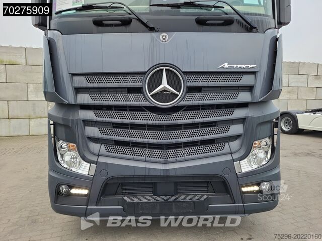 Standaard trekker Mercedes Actros 1851 4X2 BigSpace 2x Tanks