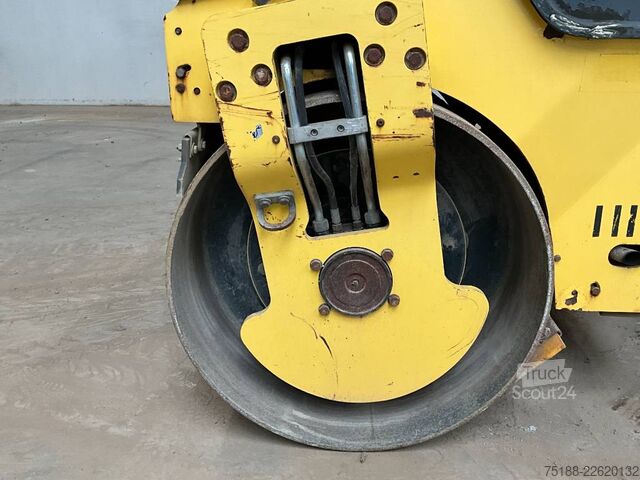 Tandemový válec Bomag BW 138 AD-5