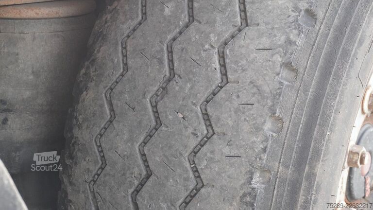 شبه مقطورة بمنصة عمل KÖGEL SN24 Plattform Liftachse SAF-Achsen Rungen